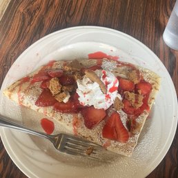 strawberry white chocolate crepe