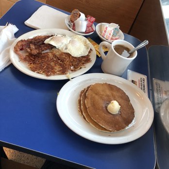 Bob & Edith's Diner - Wheat Multi-Grain Hot Cakes, Bacon, hash browns, eegs over easy, coffee! - American Near Me - Arlington, Virginia