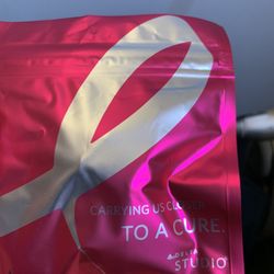 Delta Air Lines - Free headphones