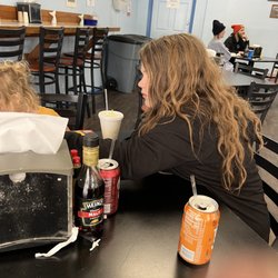 The Hungry Clam - Grandkids waited for 51 minutes patiently while 11 people after us were served...!