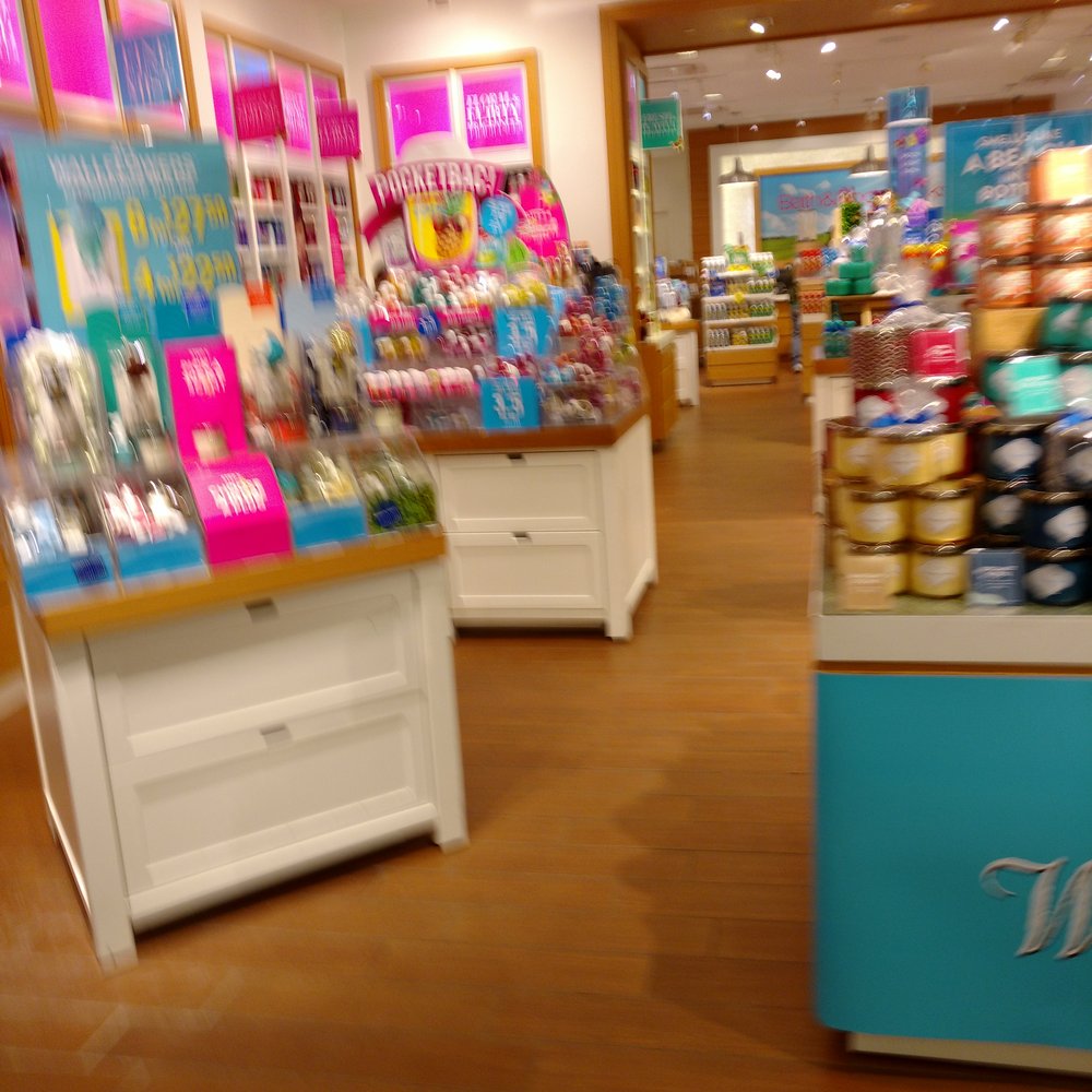 Bath & Body Works - Cosmetics & Beauty Supply Near Me - Edmonton, Alberta Bath & Body Works - Cosmetics & Beauty Supply Near Me - Edmonton, Alberta