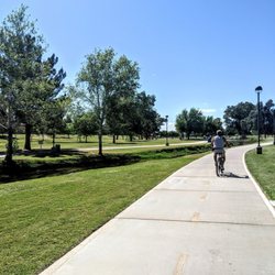 Vista Del Camino Disc Golf Course - Walking/cycle path
