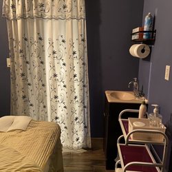 C Sea Spa - There is a curtain and sliding door for privacy
