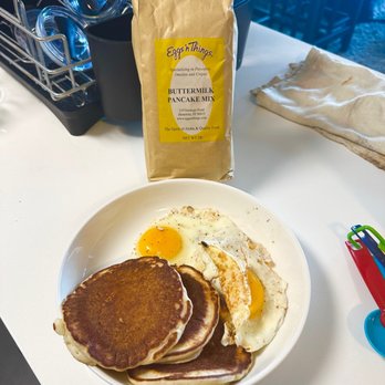 Eggs 'n Things - Waikiki Beach Eggspress - Can't get enough of their awesome pancake mix here in New York city - Breakfast & Brunch Near Me - Honolulu, Hawaii Eggs 'n Things - Waikiki Beach Eggspress - Can't get enough of their awesome pancake mix here in New York city - Breakfast & Brunch Near Me - Honolulu, Hawaii