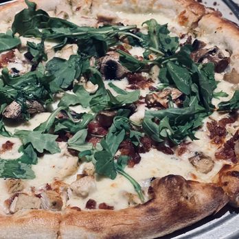 Pour Behavior - Chicken Alfredo pizza - New American Near Me - Houston, Texas Pour Behavior - Chicken Alfredo pizza - New American Near Me - Houston, Texas