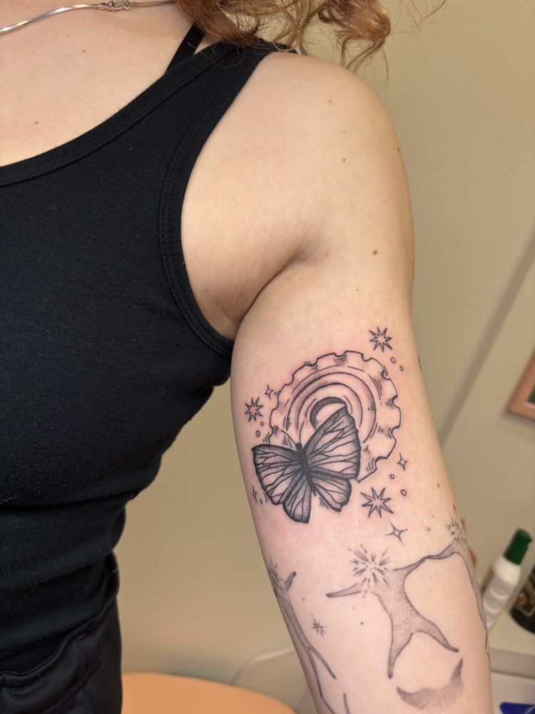 Mae Moon Tattoo Logo