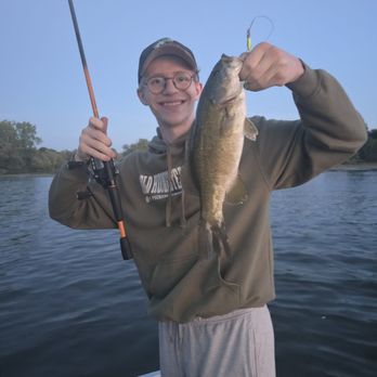 Lac La Belle - Smallmouth caught on the lake - Boating Near Me Lac La Belle - Smallmouth caught on the lake - Boating Near Me