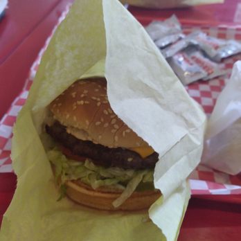 Bobby's Place - Cheeseburger with raw onions - Breakfast & Brunch Near Me - Pasadena, California