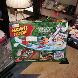 Antiques & Uniques Market