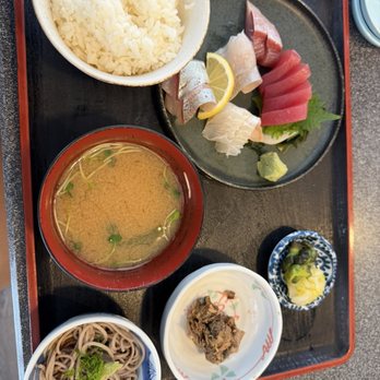 Yohei Sushi Restaurant - Sashimi meal - Sushi Bars Near Me - Honolulu, Hawaii Yohei Sushi Restaurant - Sashimi meal - Sushi Bars Near Me - Honolulu, Hawaii
