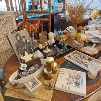 Victor & Rose - Used, Vintage & Consignment Near Me - DeLand, Florida Victor & Rose - Used, Vintage & Consignment Near Me - DeLand, Florida