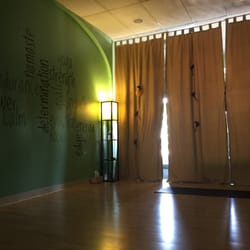 Power Yoga On Main - Nice warm space.