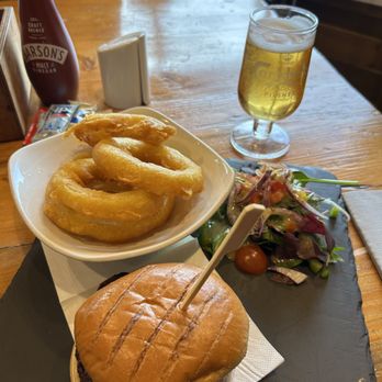 Macdui's - Pubs Near Me - Aviemore, HLD