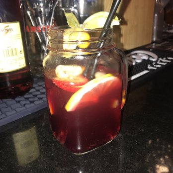 Cacao Restobar - Sangria tinta - Mediterranean Near Me - Madrid, M