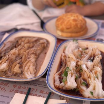 Tam's Noodle House - Steamed Rice Noodles, HK Style Pineapple Bun - Noodles Near Me - San Gabriel, California