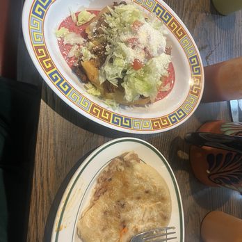 La Guanaquita No 3 - Sopes and pupusa - Mexican Near Me - Indianapolis, Indiana