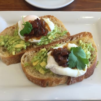 Hardy's Bakery - Avocado smash on sourdough with bacon jam - Cafes Near Me - Bundoran, DL