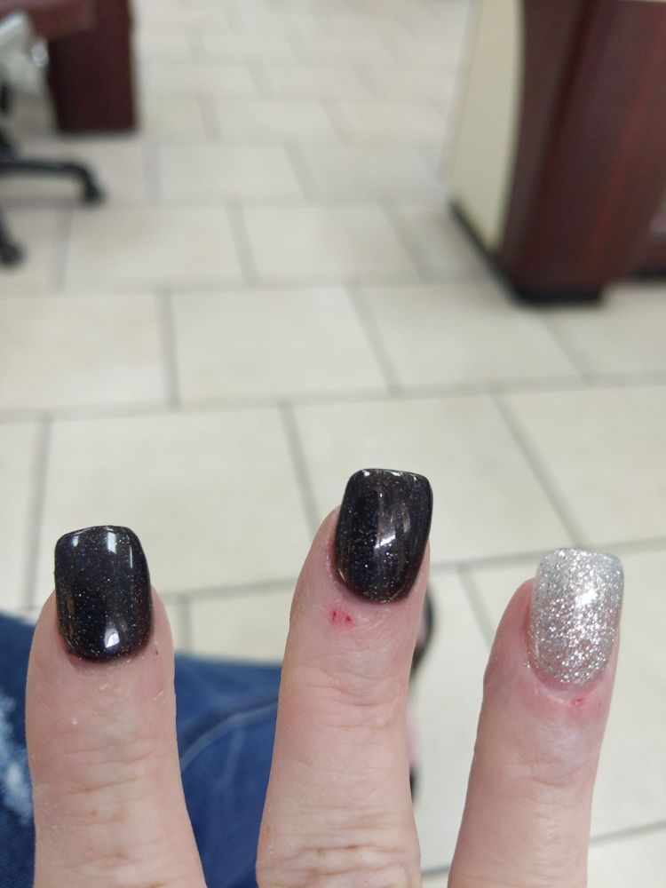 Lee Nails Image