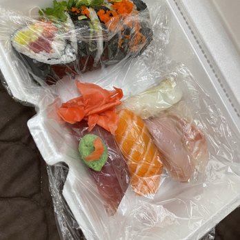 Oishi Sushi - St. Louis Classic Roll - Japanese Near Me - Saint Louis, Missouri Oishi Sushi - St. Louis Classic Roll - Japanese Near Me - Saint Louis, Missouri