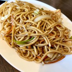 Chinatown Restaurant - Chicken lo mein