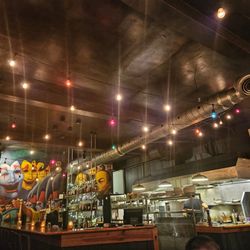 La Louisiane - Open kitchen made the place very toasty even with windows and door open