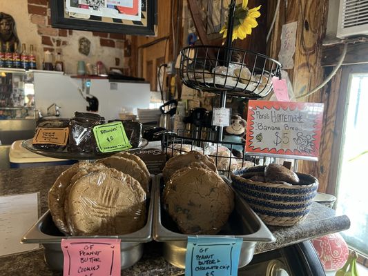 Flora Gallery & Coffee Shop by null