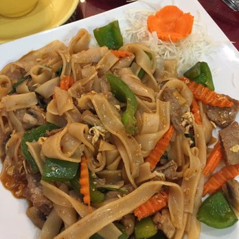 Thai Pattaya Restaurant - Pad Kee Mao (customize it to be not sweet) - Bubble Tea Near Me - Akron, Ohio