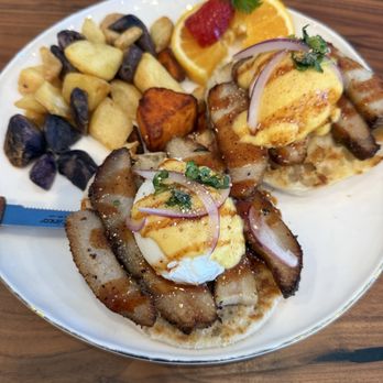 Lungo Thai Eatery - Lungo Benedict - Breakfast & Brunch Near Me - Mountain View, California