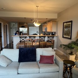 Oyhut Bay Seaside Resort - Living area