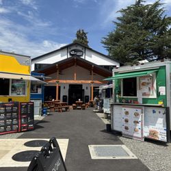 Arlington Taphouse - Gladstones biggest update in yrs. Taphouse offering local beers, ciders, wine and cocktails. 5 food carts covering all the food groups.