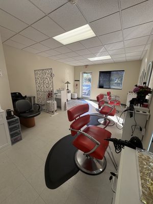 1294 Pieces Stylish Hair Salon Fun, Shopping Supermarket Creative Building Best Hair Salons near me in Cheadle, Manchester | Fresha