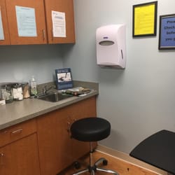 Holy Cross Medical Group - Examine room