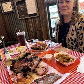 Old 300 BBQ - Barbeque Near Me - Blanco, Texas Old 300 BBQ - Barbeque Near Me - Blanco, Texas