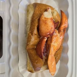 Jacks Market on the Green - Hot buttered lobster roll