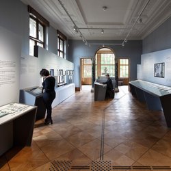 Gedenk- und Bildungsstätte Haus der Wannsee-Konferenz - Raum 3: Die Besprechung am 20. Januar 1942, © GHWK Berlin, Thomas Bruns
