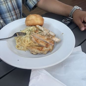 The Lighthouse Restaurant & Lounge - Pasta Alfredo - Bars Near Me - Spicewood, Texas