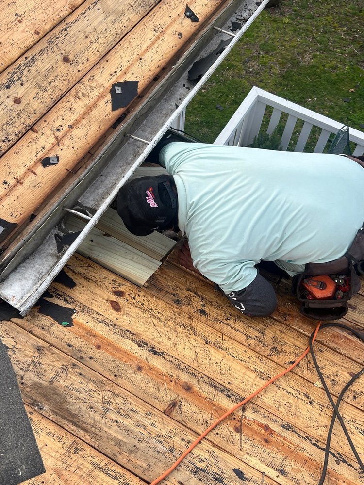 Slide of Georgia Roofing & Gutters