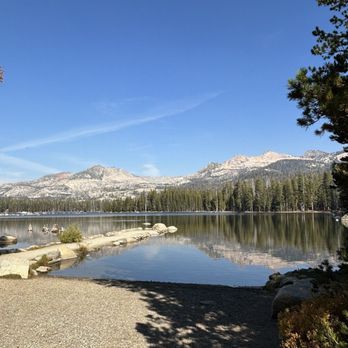 Wrights Lake - Hiking Near Me - Kyburz, California