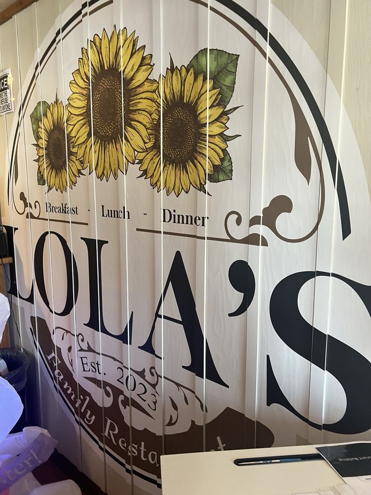 Lola's Family Restaurant