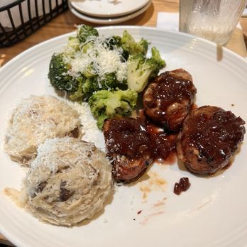 Carrabba's Italian Grill - Italian Near Me - Palm Coast, Florida