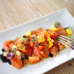 Restaurante Pacha - Salmon and mango tartar