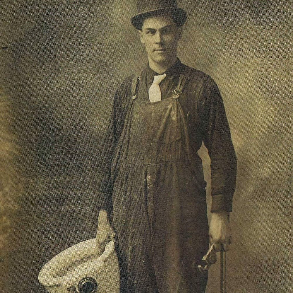 Slide of Lou's Plumbing