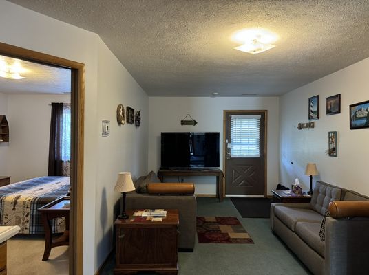 Green Roof Inn by null