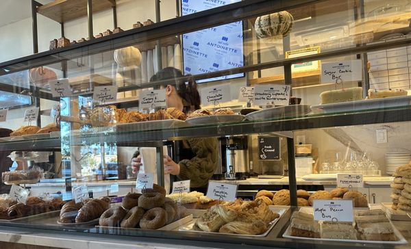 Antoinette Bakery & Cafe by null