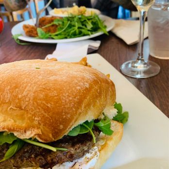 Volcano Union Inn + Pub - Lamb Burger - Bed & Breakfast Near Me - Volcano, California