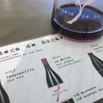 Bodega de Edgar - a glass of red wine - Wine Tasting Room Near Me - Paso Robles, California