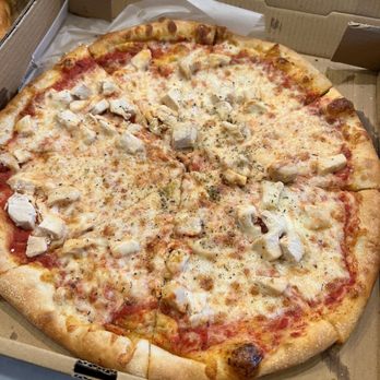 Zerillo's Pizza - Cheese with grilled chicken - Pizza Near Me - Oldsmar, Florida Zerillo's Pizza - Cheese with grilled chicken - Pizza Near Me - Oldsmar, Florida