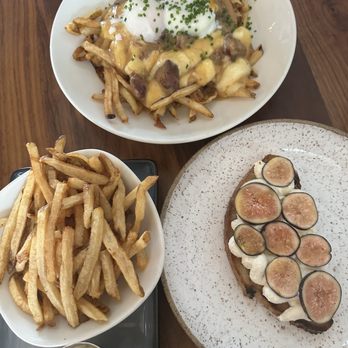 The Beamhouse - Poutine, fig and ricotta toast - Pizza Near Me - Glastonbury, Connecticut