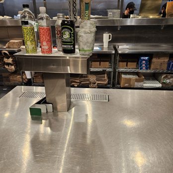 Shake Shack Burbank - Bottle drinks - Fast Food Near Me - Burbank, California