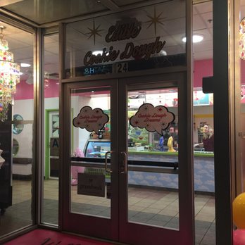 Cookie Dough Dreams - Shop entrance - Desserts Near Me - Burbank, California